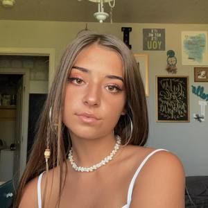 Meet your Posher, Libby